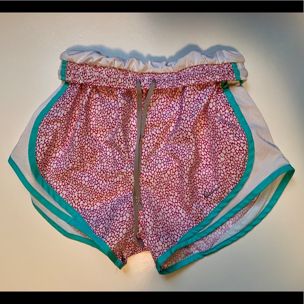 Nike Tempo Shorts (Dri-Fit)